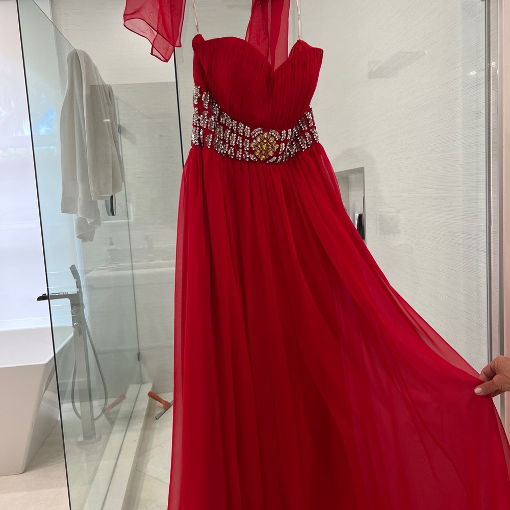 Elegant Red Strapless Gown with Embellished Waist